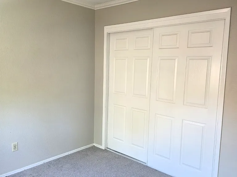 1645 Court Dr #7 — Photo 8