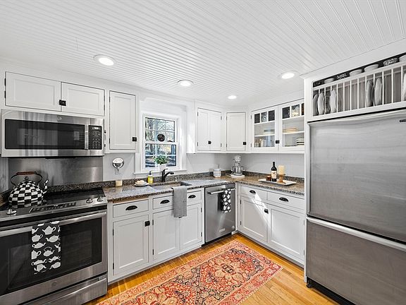 5th image of 120 Park Ave W