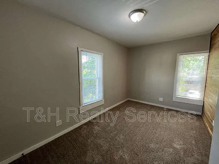 1123 Churchman Ave — Photo 14