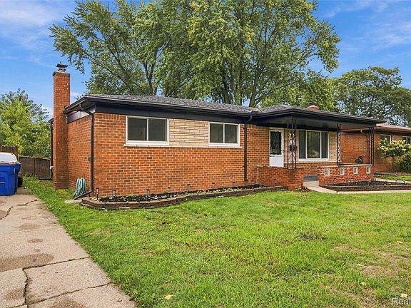 3rd image of 32654 Bunert Rd