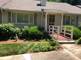 19 Brownstone Ln, Greensboro, NC 27410