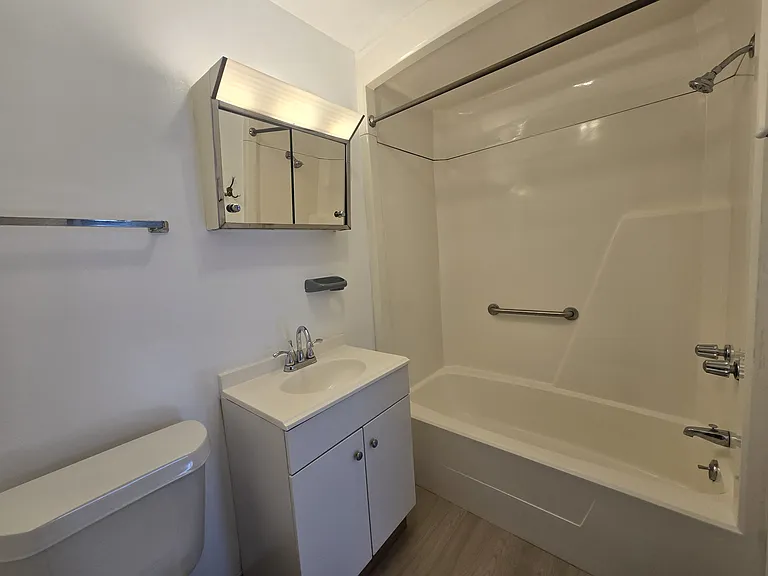 105 Hobart St #1 — Photo 8