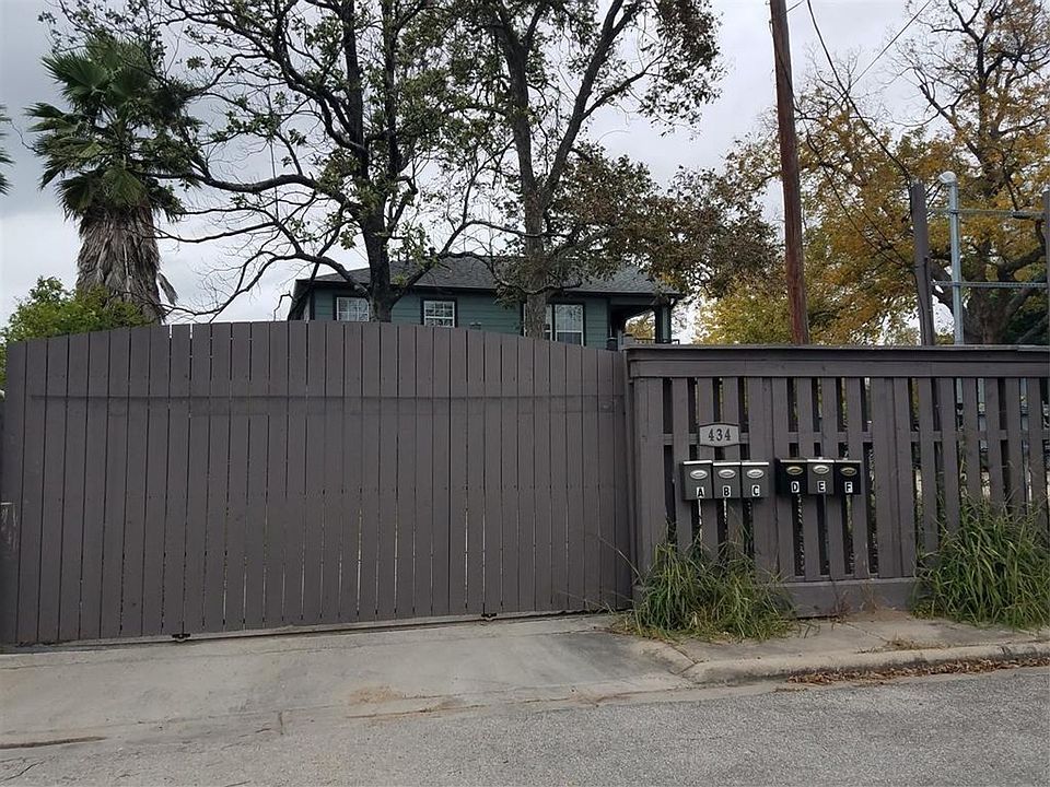 Building Photo 4