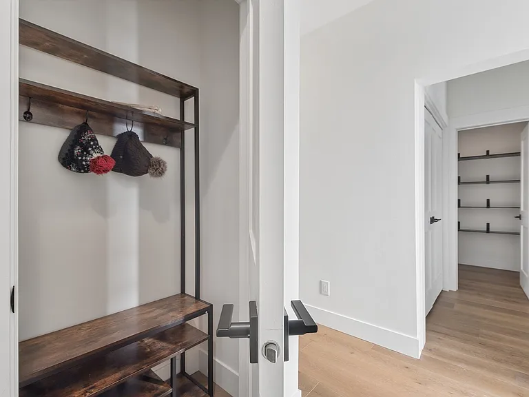 233 Cowboy Dr — Photo 11