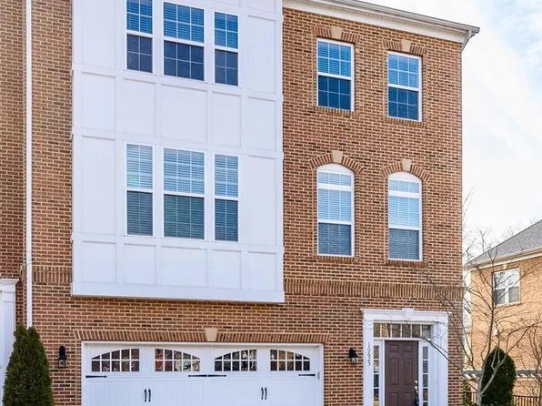 10625 Legacy Ln, Fairfax, VA 22030
