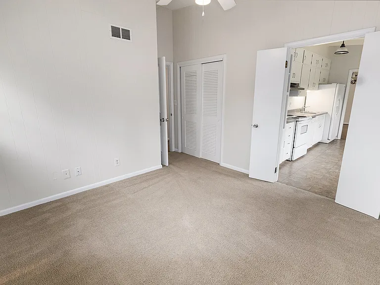 1844 Montclair Rd — Photo 9