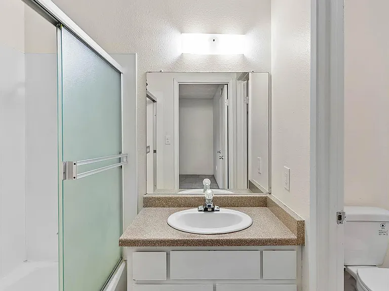 54 Quay Ct — Photo 89