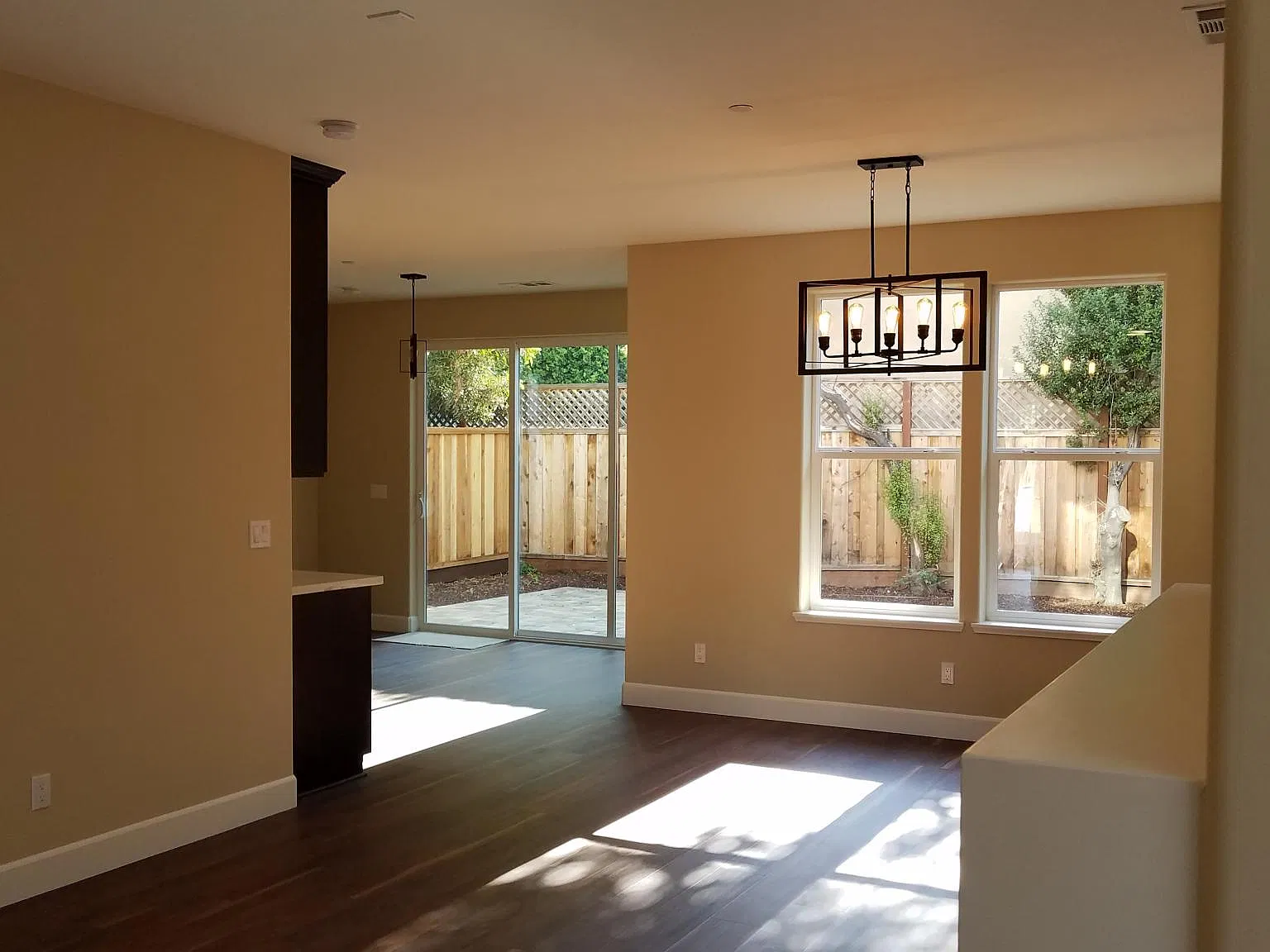 4 bed, 2.5 bath, $4,900 — Photo 3