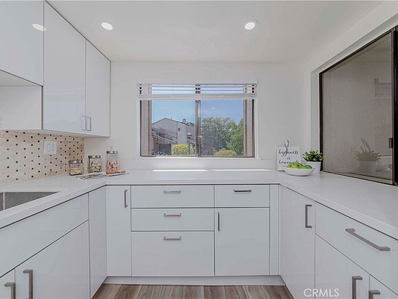 3rd image of 28012 Ridgeforest Ct