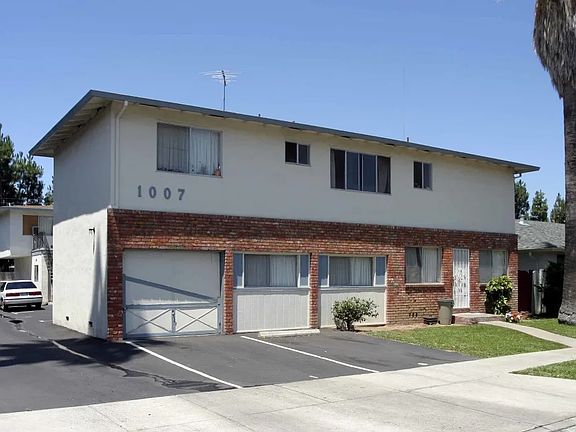4th image of 1007 Leigh Ave #3