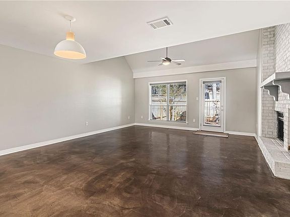 3rd image of 39 Hollycrest Blvd #Na