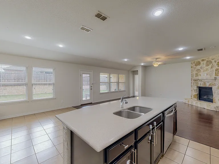 8100 Horseman Rd — Photo 7