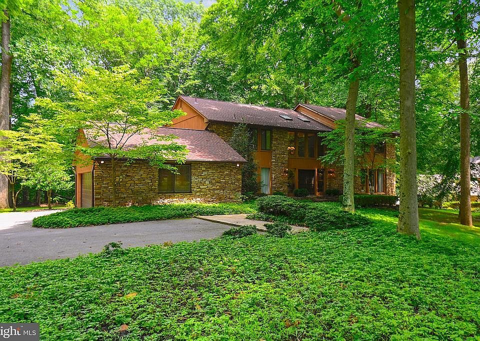1st image of 15 Keyser Woods Ct