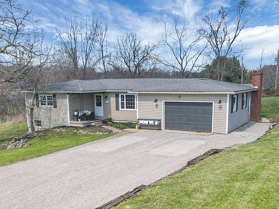 4th image of 920 Towe Dr NE
