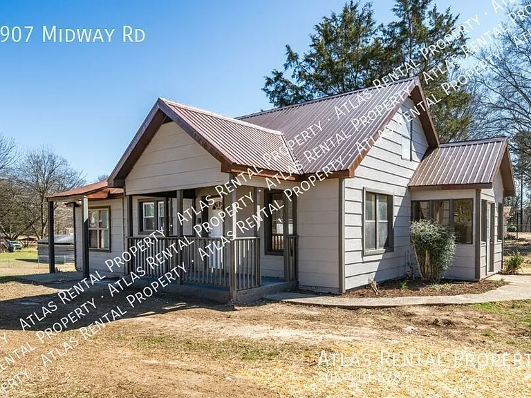 3907 Midway Rd — Photo 2
