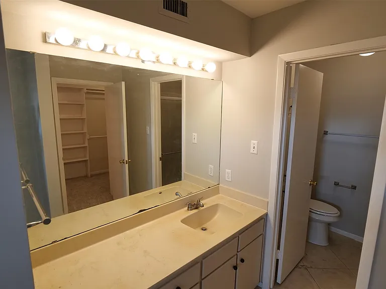 9526 Val Verde St — Photo 30