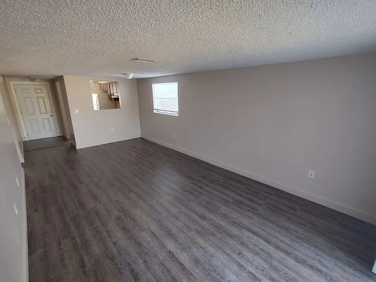 4136 Shoreline Dr — Photo 7