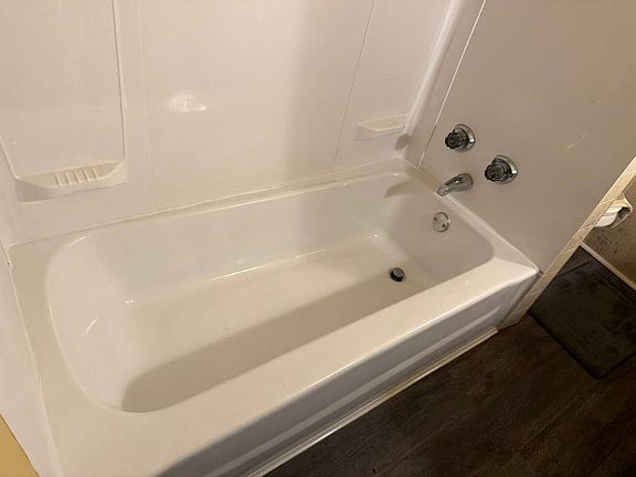 3rd image of 107 N Oakland Ave #102