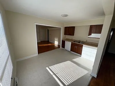 3 bed, 1248 sqft, $1,895 — Photo 3