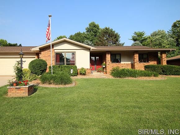 1st image of 47 Fairlane Dr