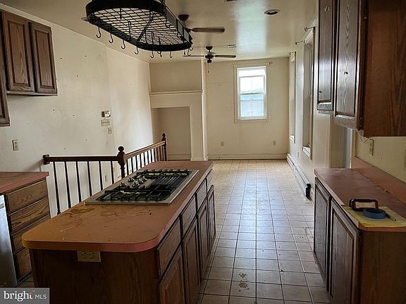 3rd image of 42 E 3rd St