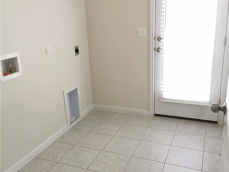 10504 Alemoor Dr — Photo 9