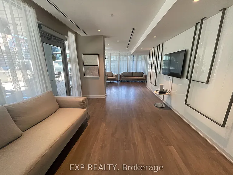 195 Redpath Ave #2015 — Photo 35