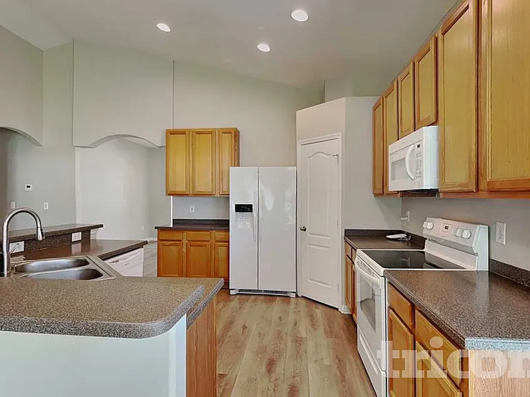 3921 Langdrum Dr — Photo 8