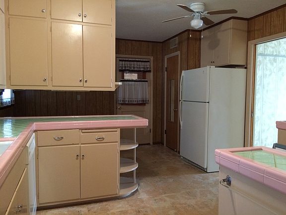5th image of 1608 S Pine St