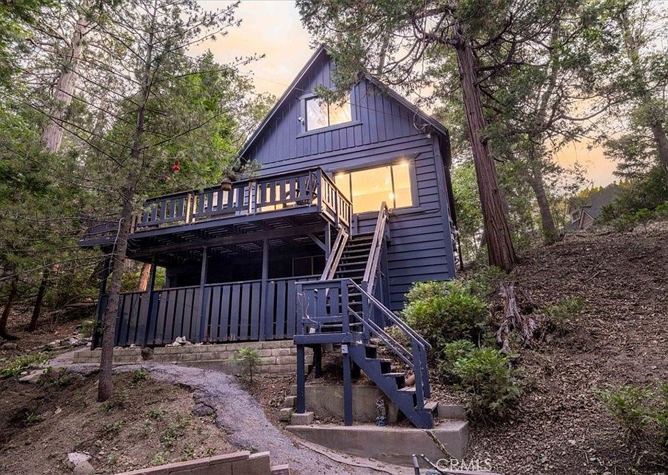 1st image of 380 Dolly Varden Dr