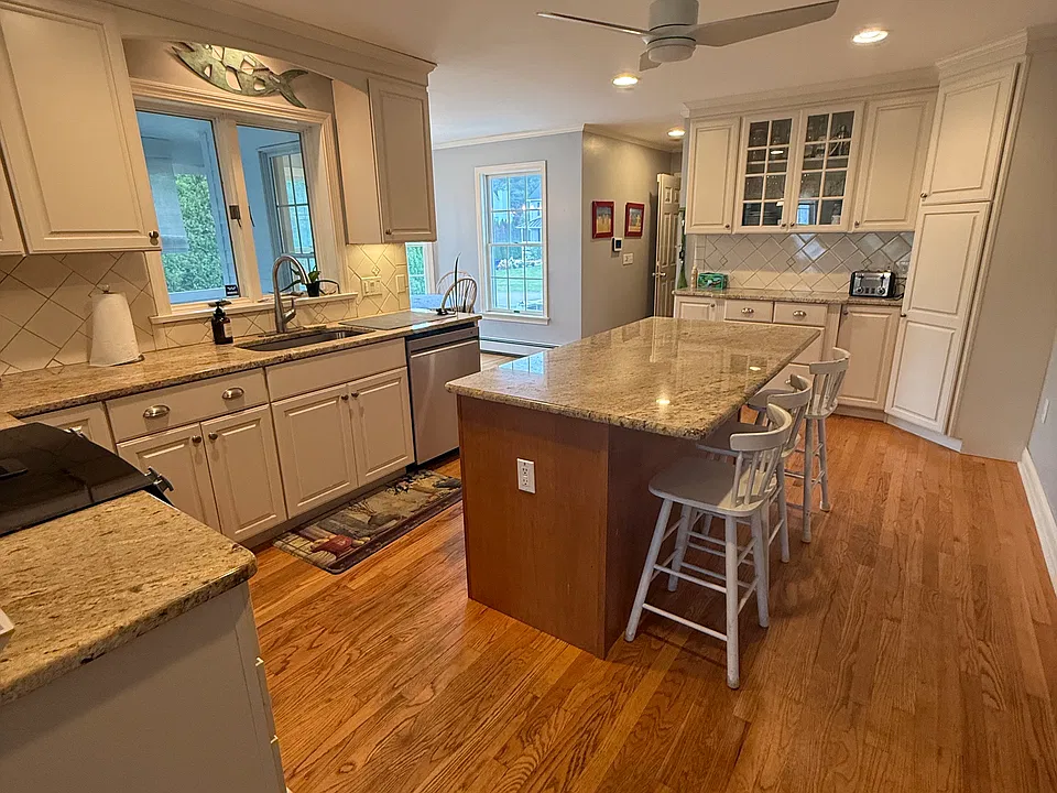 17 Sycamore Dr