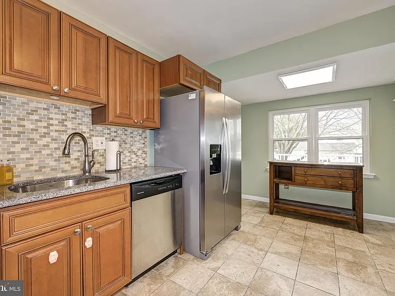 76 Argyle Ave — Photo 23