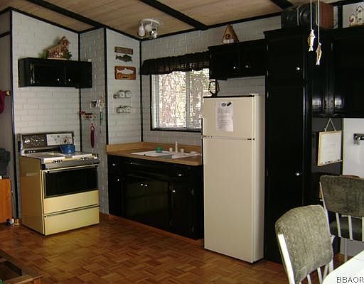 5th image of 556 Highland Ln