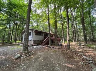 123 Lc Larsen Dr, Gouldsboro, PA 18424