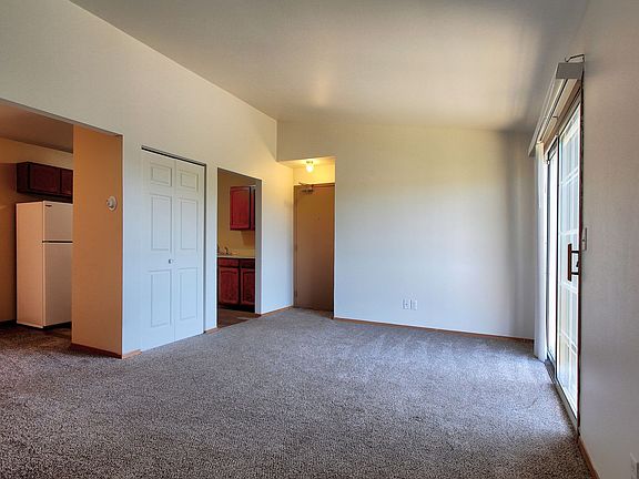 4th image of 1019 Abbey Ct #12