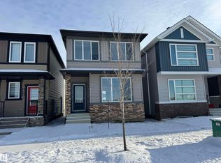 18007 71st St NW, Edmonton, AB T5Z 0N5