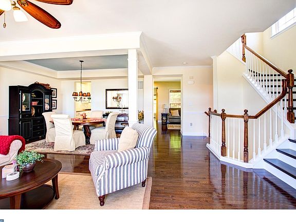 3rd image of 3180 Woods Edge Dr