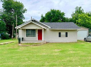 712 N 11th St, Perry, OK 73077