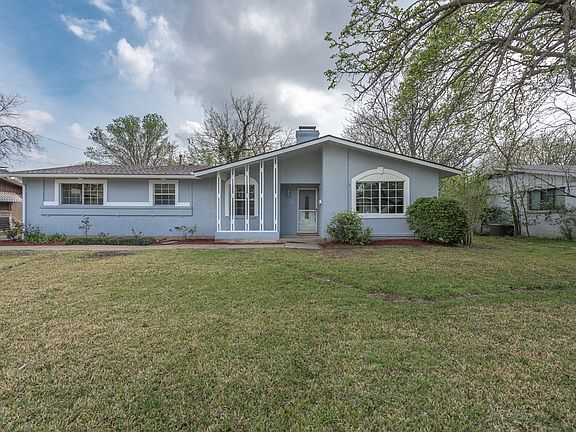 3rd image of 721 Silverstone Dr