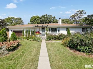 41 Horseshoe Dr, Springfield, IL 62702