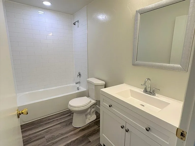 813 E Center St #A — Photo 13