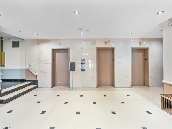 201 Saint Pauls Avenue image 25 of 29