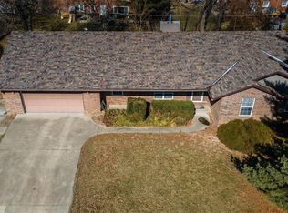 1002 Richard Dr, Godfrey, IL 62035