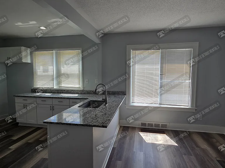 4188 Buckingham Ave — Photo 21