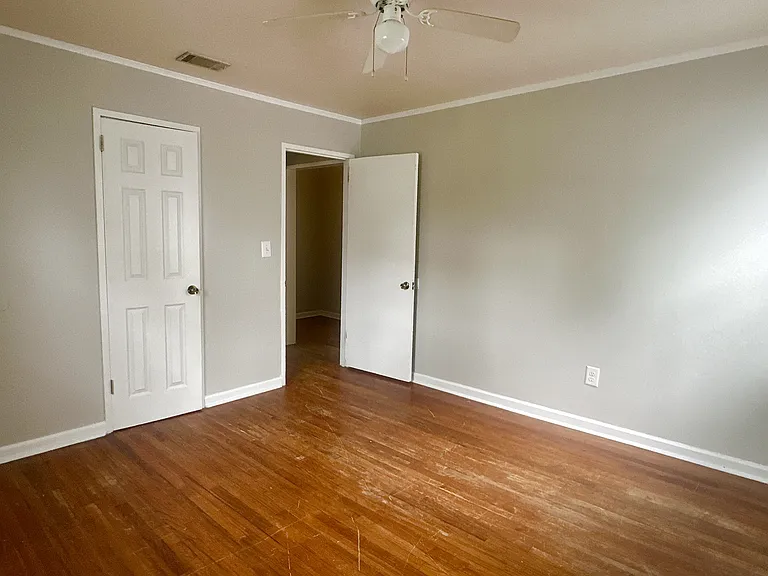 2408 Giddens Dr — Photo 3