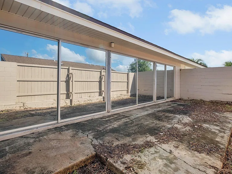 2241 W Pensacola St #6 — Photo 20
