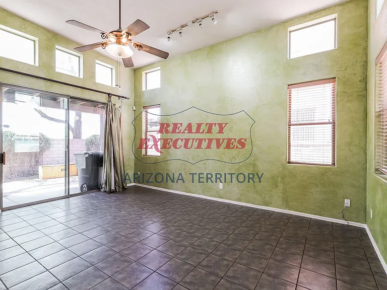 5304 E Calle Vista De Colores — Photo 8