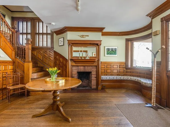 37 Osborne Rd, Brookline, MA 02446