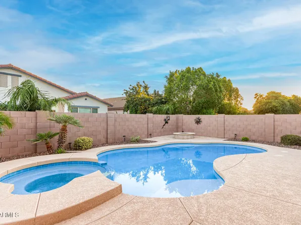 2743 E NARROWLEAF Drive, Gilbert, AZ 85298