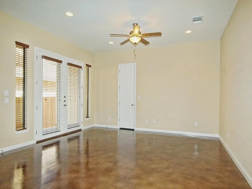 3 bed, 2.5 bath, 1750 sqft, $2,250 — Photo 4
